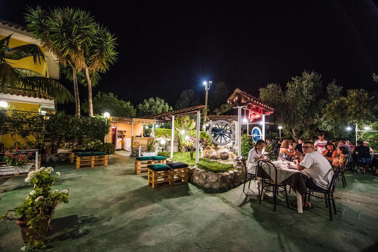 B&B Casa Cosmano Brancaleone Marina Exterior photo