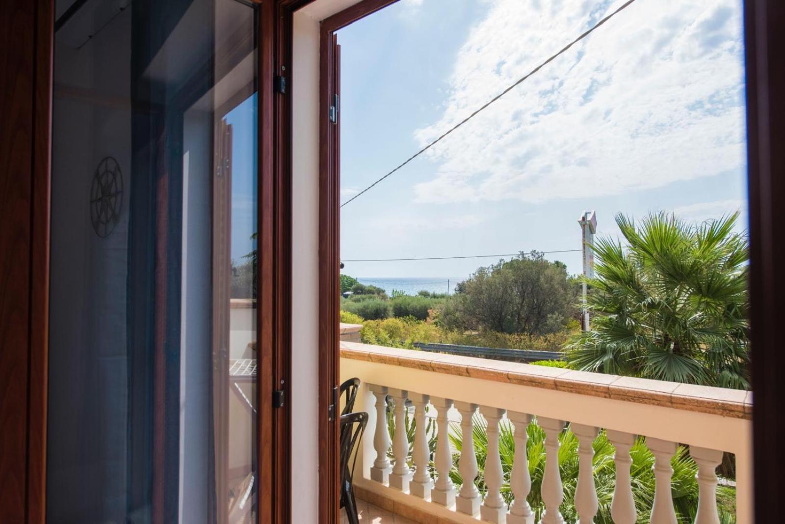 B&B Casa Cosmano Brancaleone Marina Exterior photo