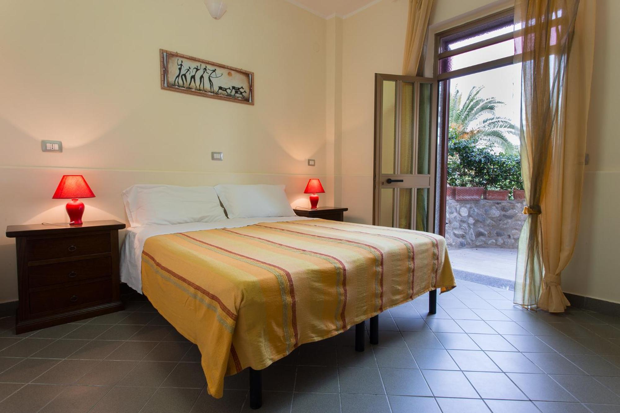 B&B Casa Cosmano Brancaleone Marina Exterior photo