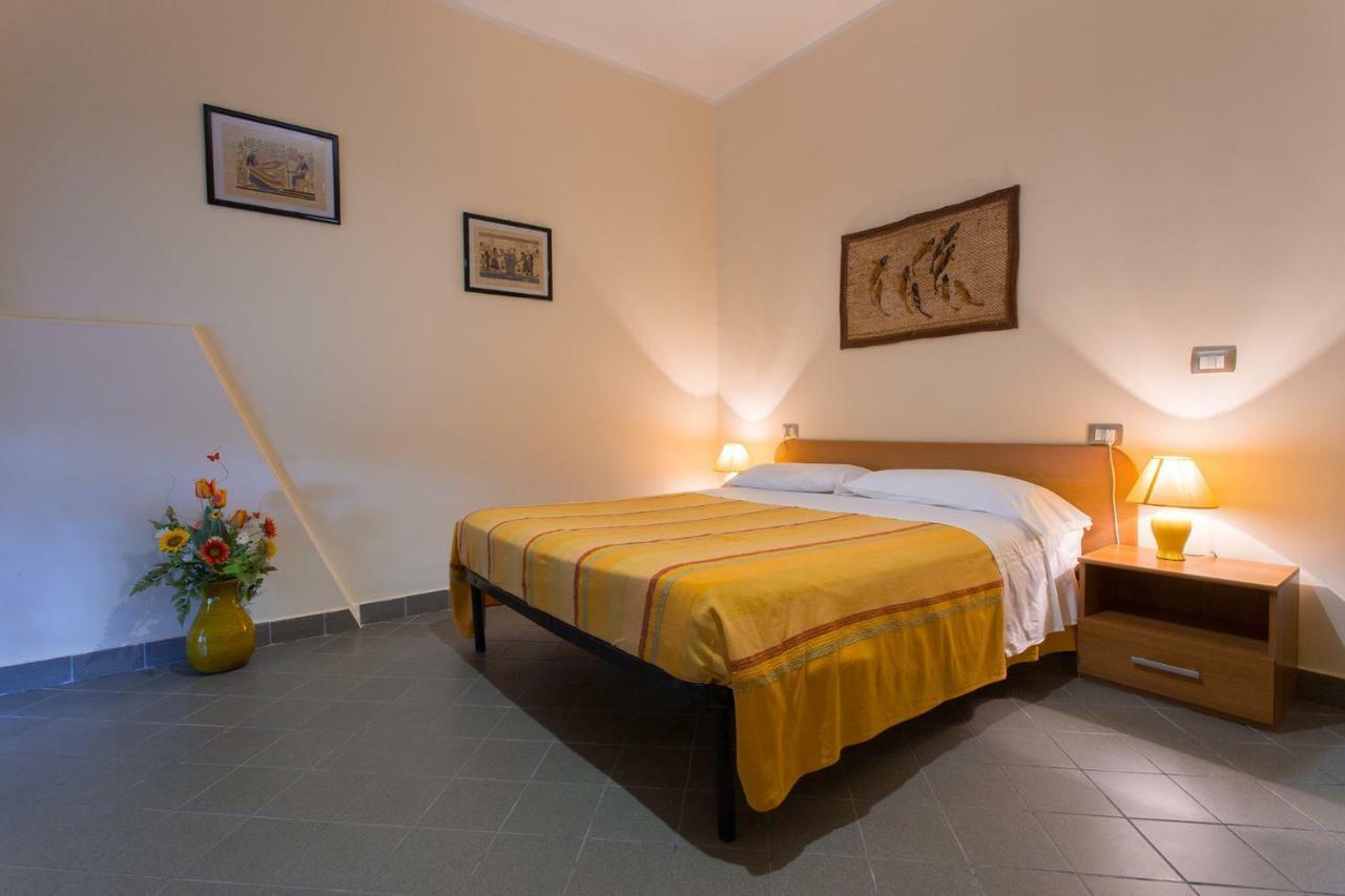 B&B Casa Cosmano Brancaleone Marina Exterior photo