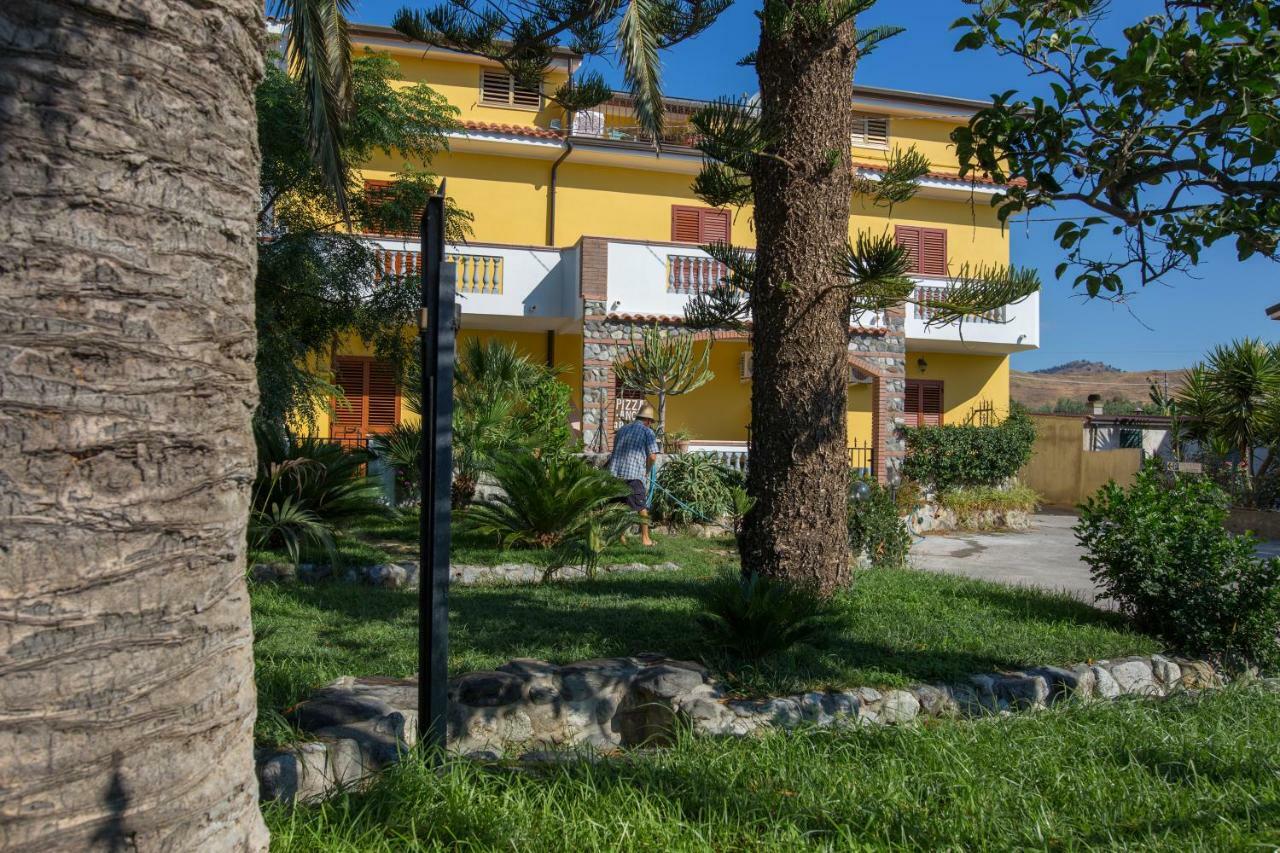 B&B Casa Cosmano Brancaleone Marina Exterior photo